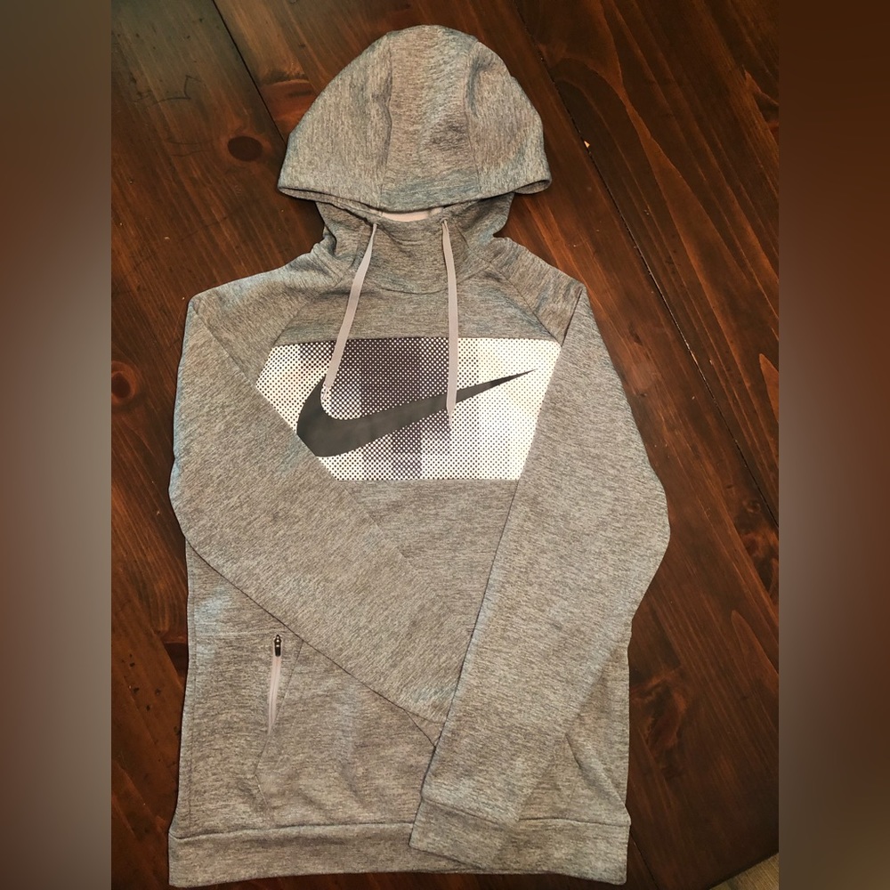 Small men’s Nike Therma pullover hoodie